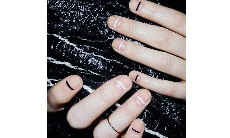 Simple line art on nails
