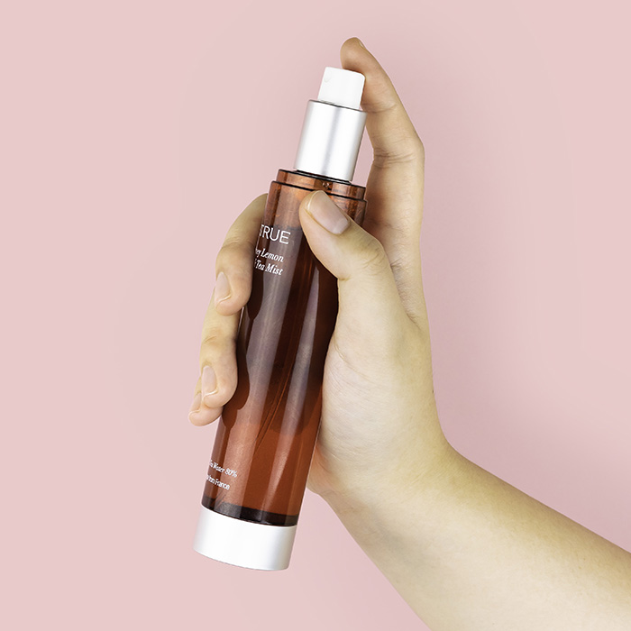 Dear Mist Lovers, Which one do you prefer: The pink, Spray Serum-  Précision, or the blue, Essence Mist- Hydra Beauty?